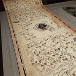 Un plan de table de mariage magique inspiré de la célèbre carte du Maraudeur, parfait pour une décoration Harry Potter.